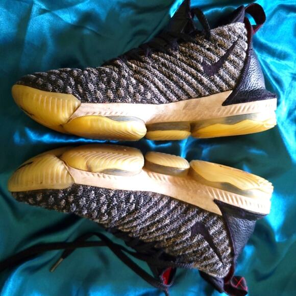 💚Nike LeBron 16 XVI Shoes Men Size 8.5 Oreo Grey Black White A02588-006 - Picture 5 of 11